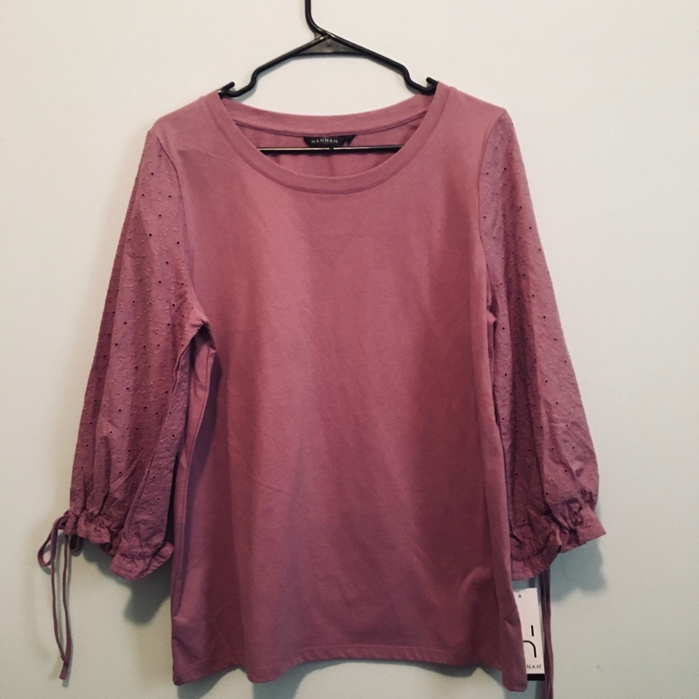 Hannah cute top with eyelet sleeves